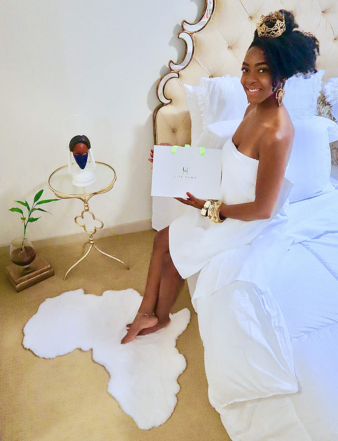 White Map of Africa Luxurious Faux Fur Rug/Throw