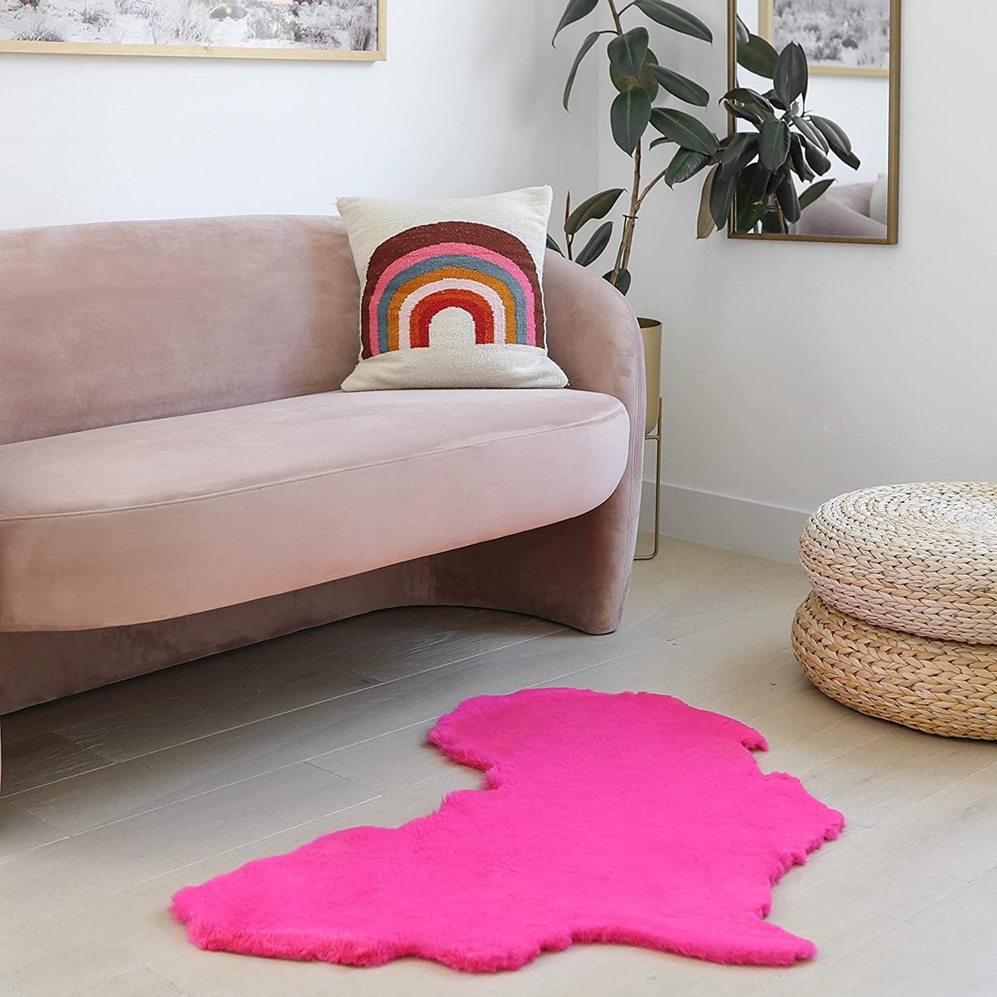 Fuchsia Map of Africa Luxurious Faux Fur Rug/Throw