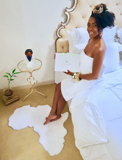 White Map of Africa Luxurious Faux Fur Rug/Throw